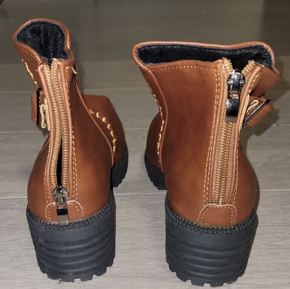 Boots - Picture 2 of 4